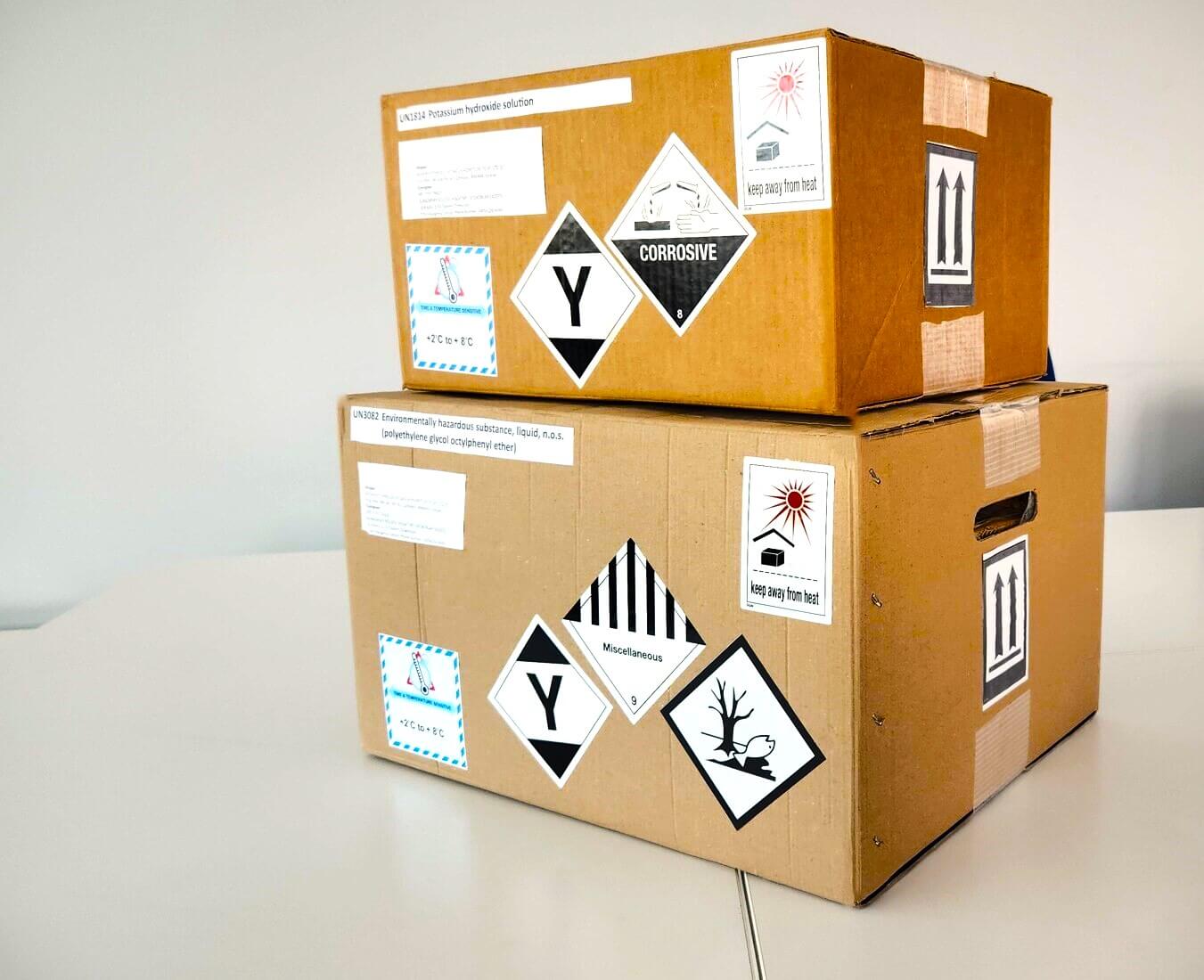 Netavion-tehlikeli maddelerin güvenle paketlenebilmesi için tehlikeli kargo ambalaj tedarik hizmeti sunar.